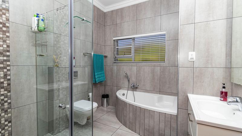 4 Bedroom Property for Sale in Pinnacle Point Golf Estate Western Cape